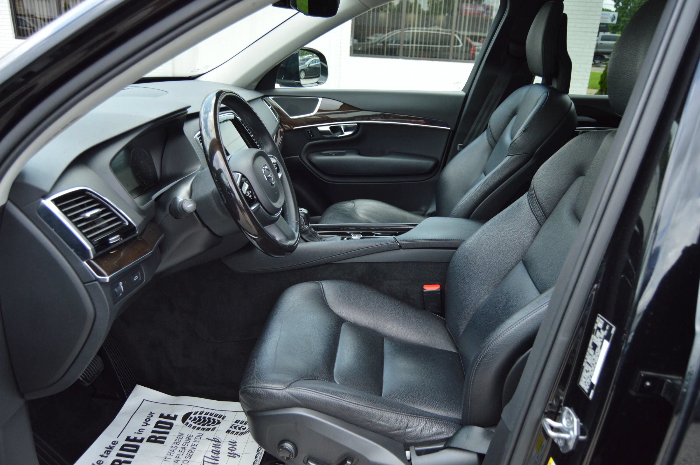 Used 2017 Volvo XC90 T6 Momentum w/ Vision Package AWD/4WD image 10