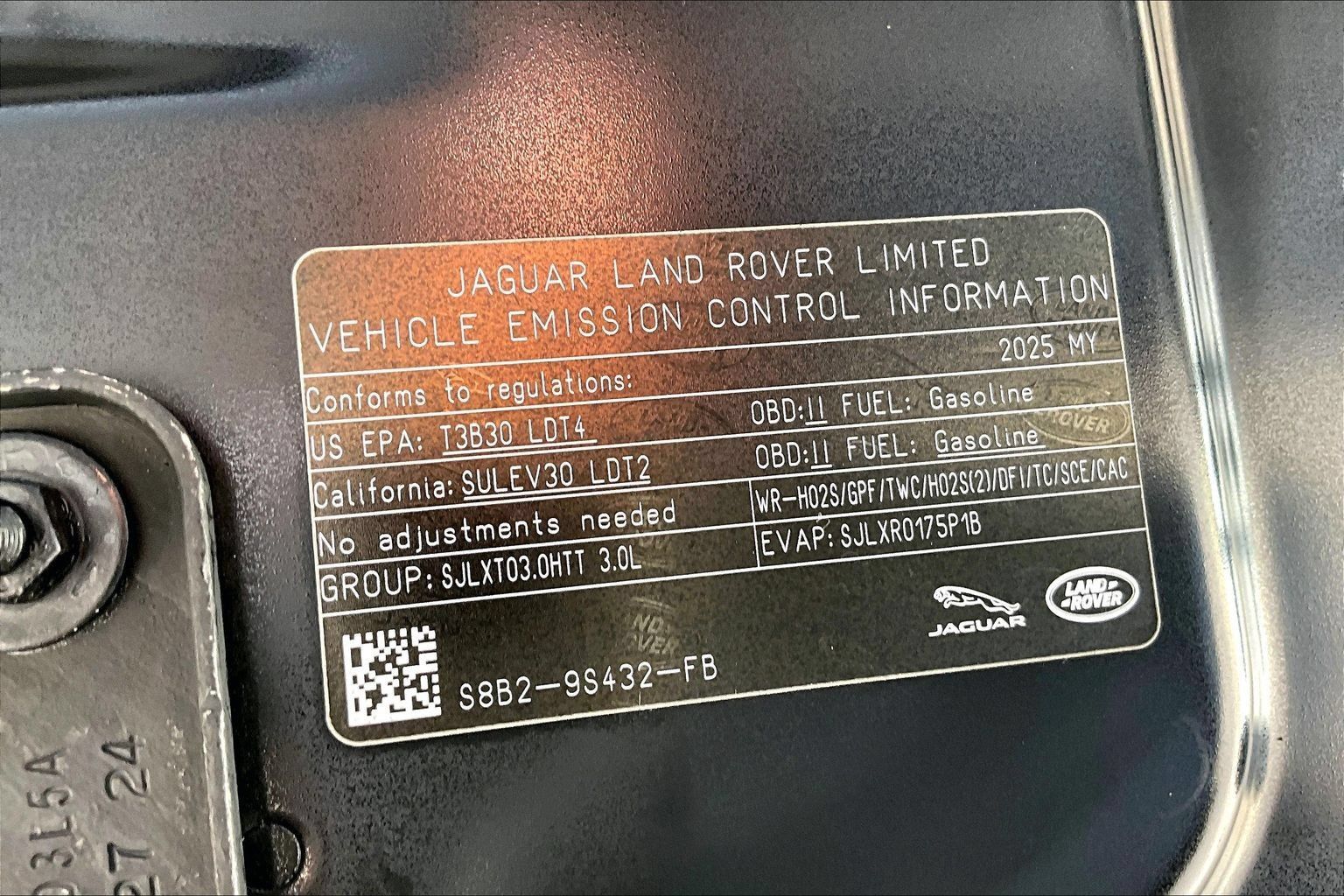 Used 2025 Land Rover Defender 110 X-Dynamic SE AWD/4WD image 31