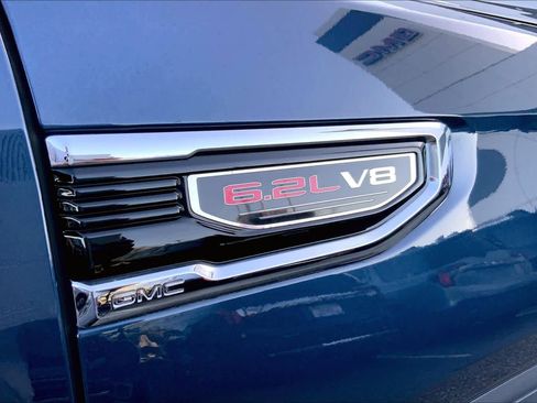 Used 2023 GMC Sierra 1500 Denali w/ Denali Reserve Package AWD/4WD image 9