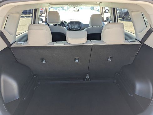 Used 2021 Kia Soul LX image 8