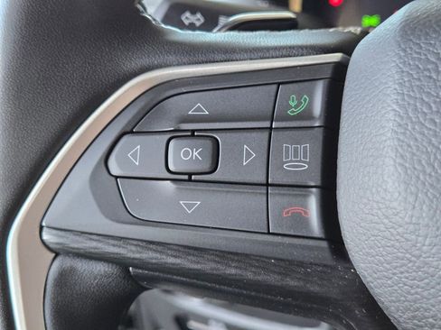 Used 2024 Jeep Grand Cherokee L Altitude image 33