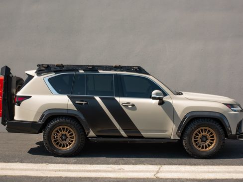 Used 2024 Lexus LX 600 F Sport AWD/4WD image 8