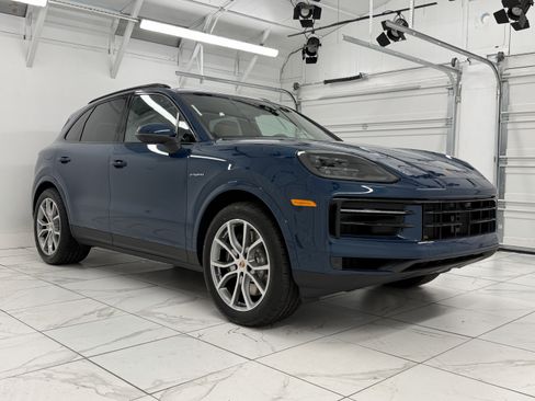 New 2026 Porsche Cayenne E-Hybrid image 10