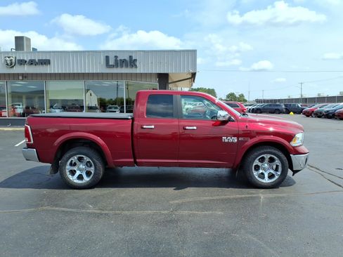 Used 2015 RAM 1500 Laramie w/ Convenience Group AWD/4WD image 2