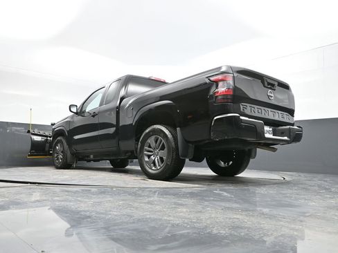 Used 2025 Nissan Frontier SV image 39