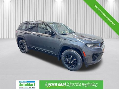 New 2026 Jeep Grand Cherokee Altitude image 1