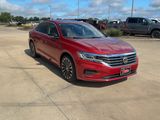 Used 2022 Volkswagen Passat 2.0T image 2