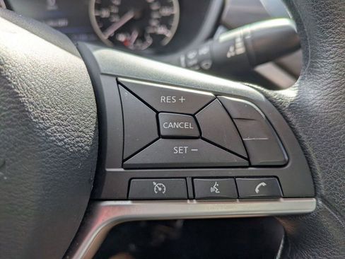 Used 2025 Nissan Altima 2.5 SV FWD image 18