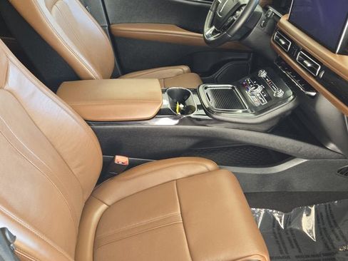 Used 2023 Lincoln Nautilus Reserve w/ Equipment Group 201A image 4