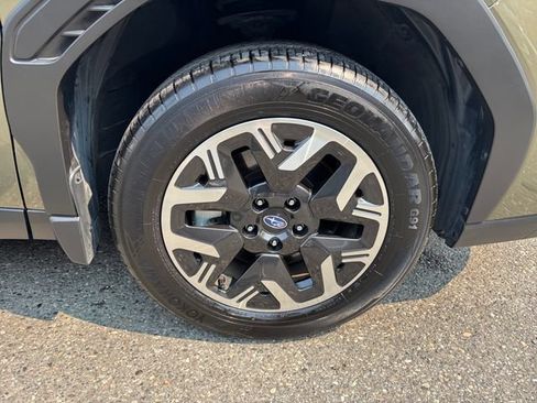 Certified 2025 Subaru Forester Premium AWD/4WD image 29