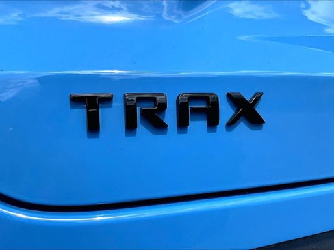 Used 2024 Chevrolet Trax RS FWD image 33