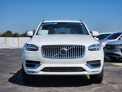 Certified 2025 Volvo XC90 B6 Plus w/ Protection Package Premier image 12