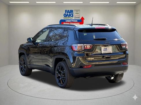 New 2026 Jeep Compass Latitude w/ Sun and Sound Group AWD/4WD image 9