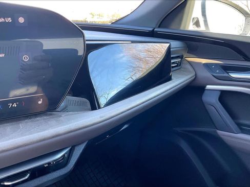 Used 2025 Audi Q5 Premium w/ Convenience Package image 31