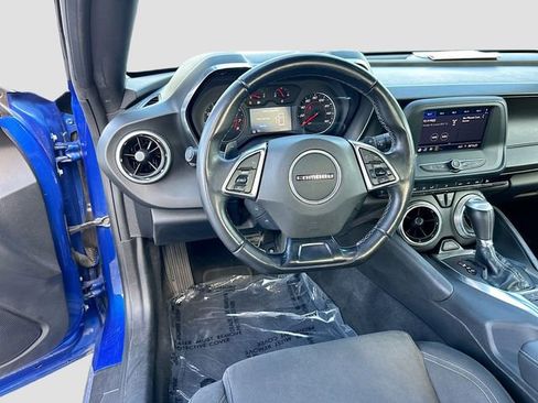 Used 2020 Chevrolet Camaro LT RWD image 6