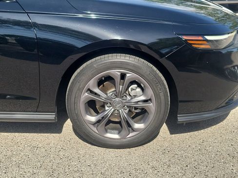 Used 2023 Honda Accord EX image 11