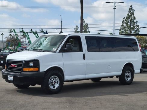 Used 2016 GMC Savana 3500 LS image 28