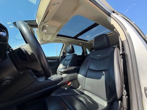 Used 2017 Cadillac XT5 Luxury w/ Driver Awareness Package image 19