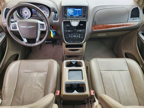 Used 2011 Chrysler Town & Country Touring-L image 24