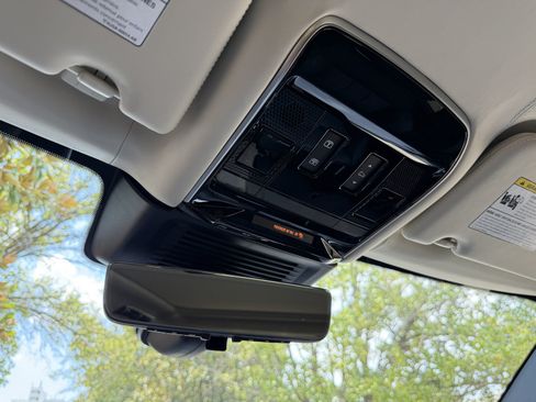 Used 2024 Land Rover Range Rover Autobiography AWD/4WD image 32