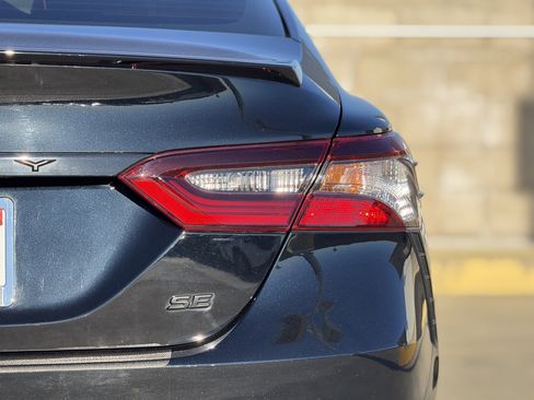 Used 2024 Toyota Camry SE image 12