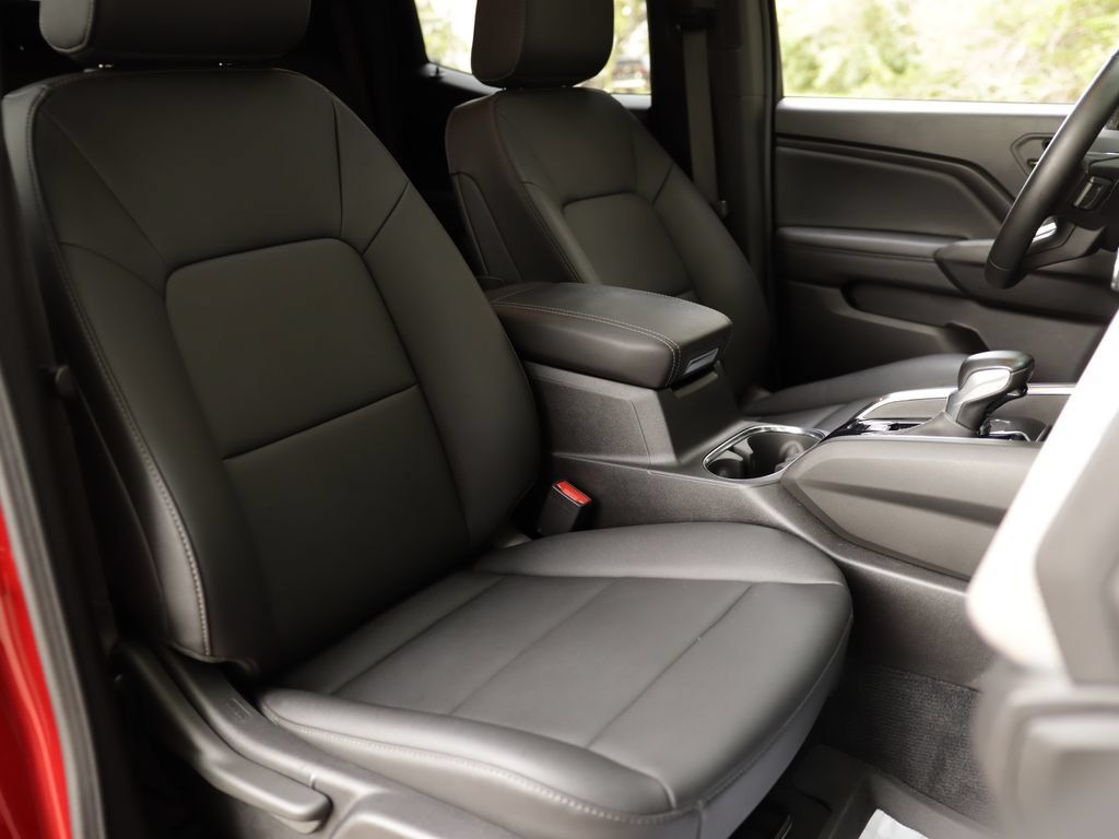 Used 2025 GMC Canyon Elevation w/ Convenience Package AWD/4WD image 31