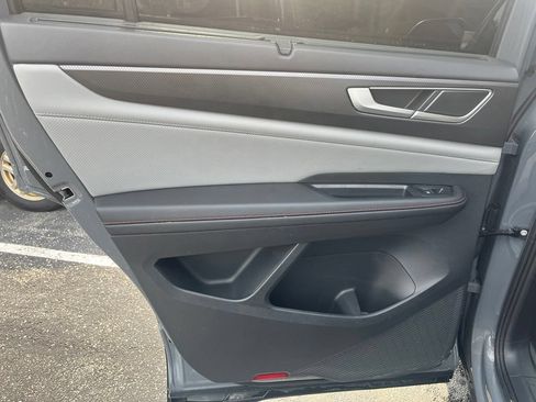 Certified 2024 Volkswagen Atlas Peak Edition SE AWD/4WD image 23