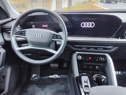 Certified 2025 Audi Q5 Premium w/ Convenience Package image 18