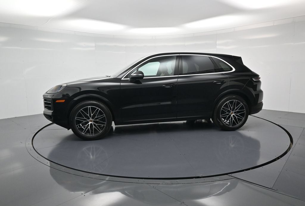 Certified 2026 Porsche Cayenne AWD/4WD image 2