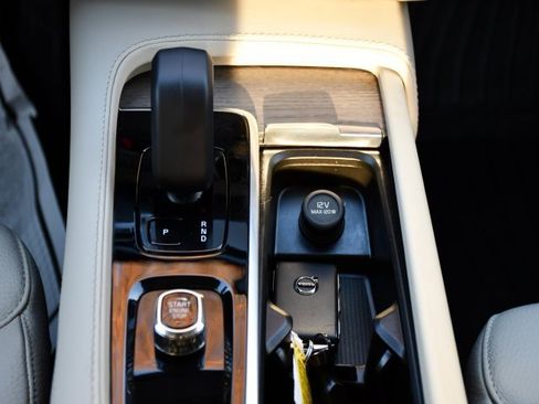 Certified 2024 Volvo XC90 B6 Plus w/ Protection Package image 29