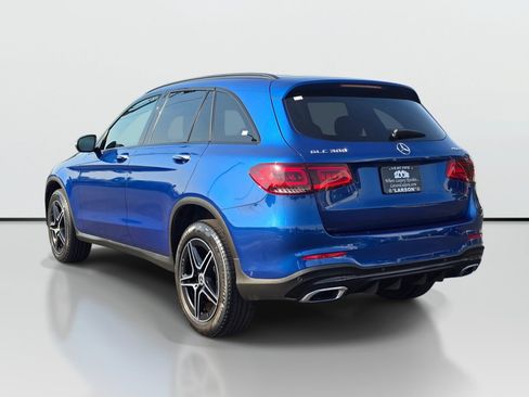 Used 2022 Mercedes-Benz GLC 300 4MATIC image 4