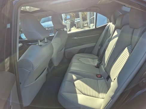 Used 2022 Toyota Camry SE image 12
