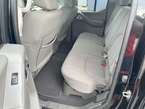 Used 2019 Nissan Frontier SV image 10