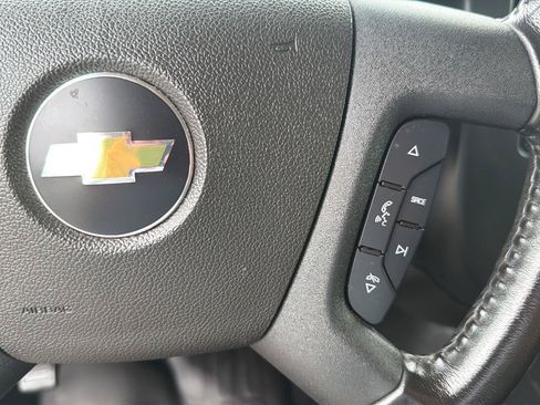 Used 2022 Chevrolet Express 2500 w/ Driver Convenience Package RWD image 19