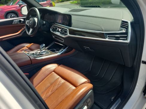 Used 2019 BMW X7 xDrive50i w/ M Sport Package AWD/4WD image 27