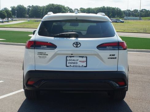 Used 2024 Toyota Corolla Cross AWD Hybrid w/ Convenience Package image 3