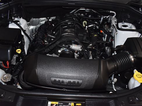 Used 2025 Dodge Durango R/T w/ Blacktop Package AWD/4WD image 34