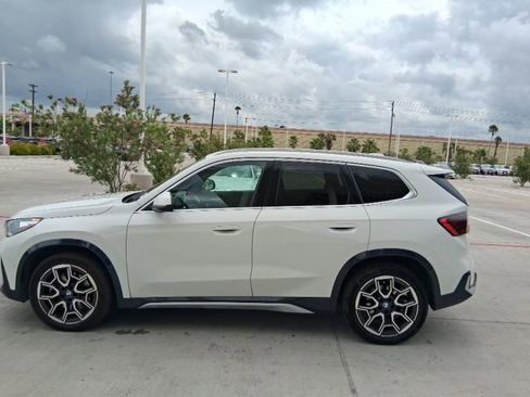 Used 2025 BMW X1 xDrive28i w/ Convenience Package AWD/4WD image 3