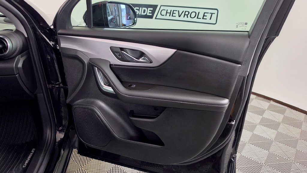 Used 2025 Chevrolet Blazer LT w/ Redline Edition FWD image 26