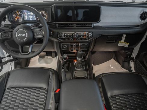 New 2025 Jeep Gladiator Sport image 19