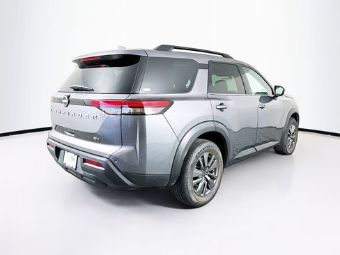 Used 2024 Nissan Pathfinder SV image 9