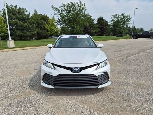 Used 2024 Toyota Camry XLE w/ Navigation Package FWD image 3