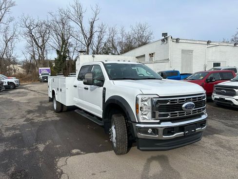 New 2026 Ford F550 4x4 Crew Cab image 3