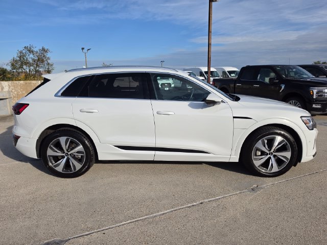 Used 2024 Audi Q8 e-tron Premium Plus AWD/4WD image 4
