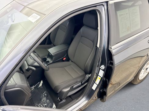 Used 2025 Honda CR-V LX image 11