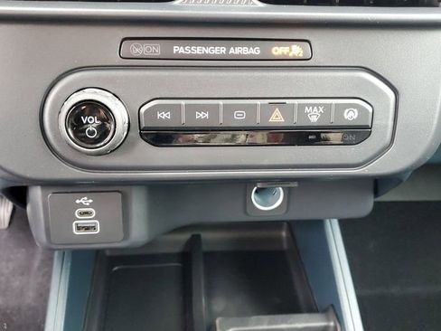 New 2025 Ford Maverick XL image 29