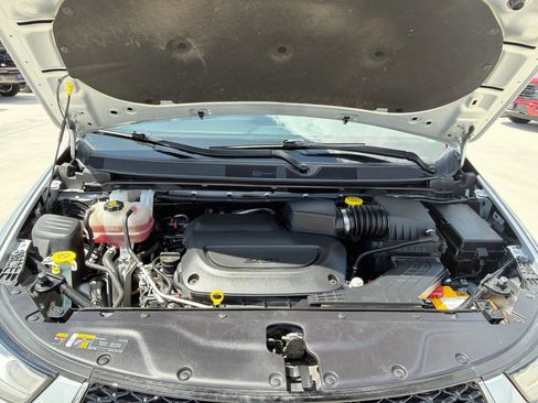 Used 2023 Chrysler Pacifica Touring-L FWD image 32