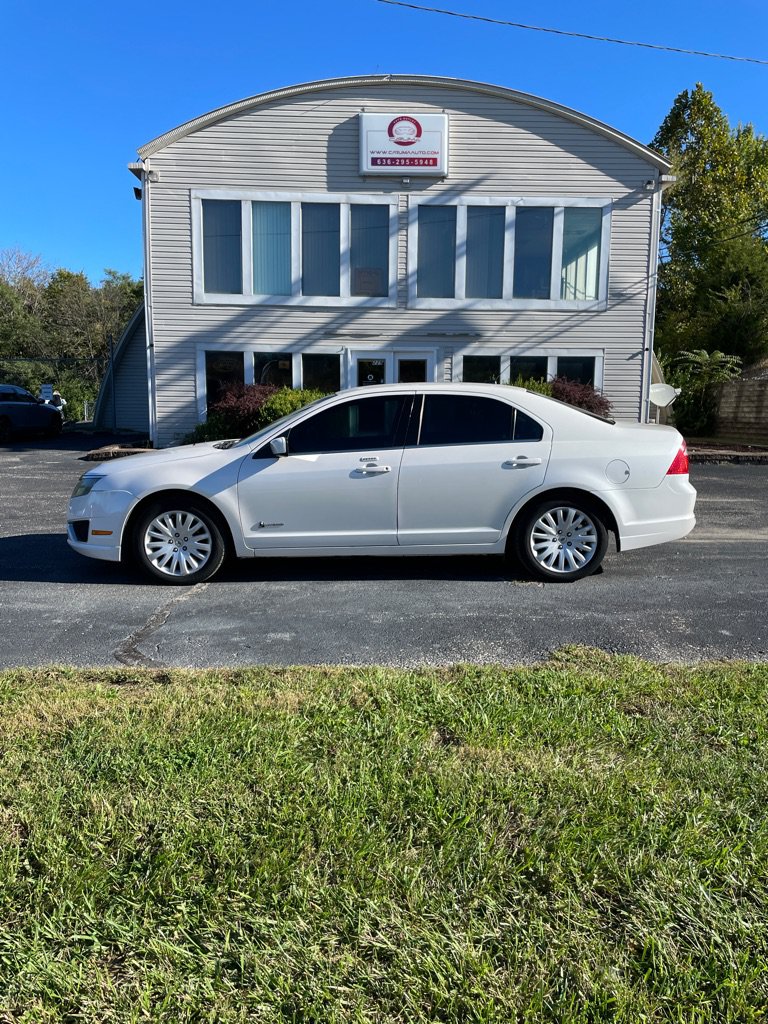 Used 2010 Ford Fusion Hybrid FWD image 2