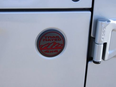 Used 2022 Jeep Wrangler Unlimited Rubicon w/ LED Lighting Group AWD/4WD image 10