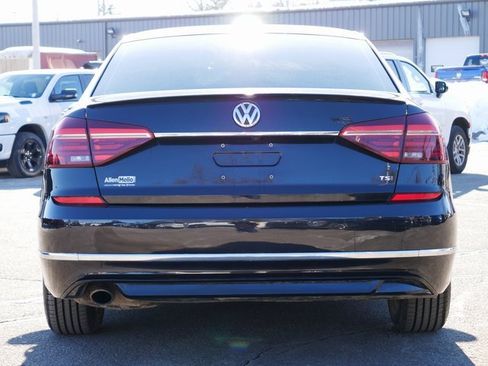Used 2019 Volkswagen Passat 2.0T SE R-Line image 5